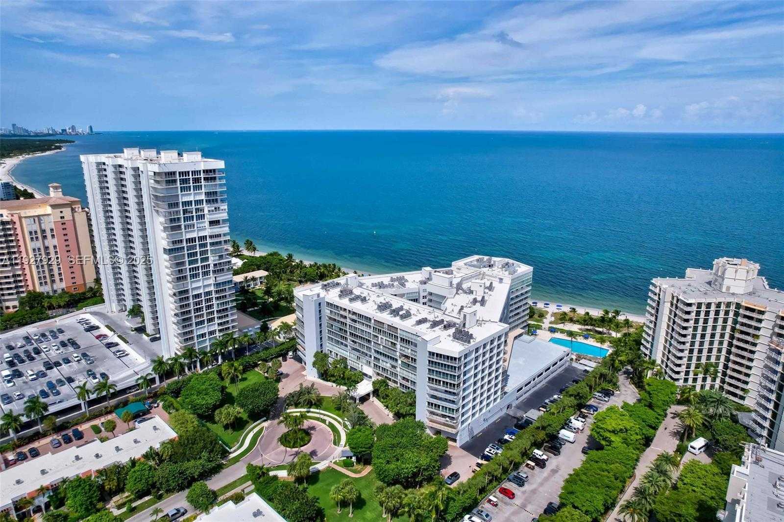 Small Image of 600 GRAPETREE DR #8FS, Key Biscayne Number 50