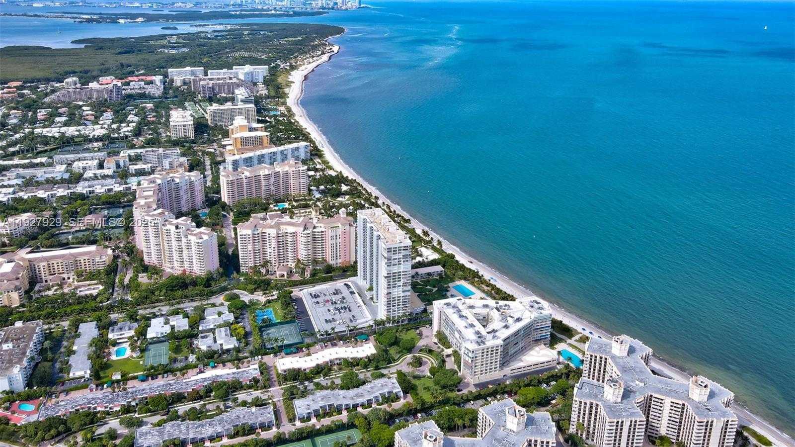 Small Image of 600 GRAPETREE DR #8FS, Key Biscayne Number 54