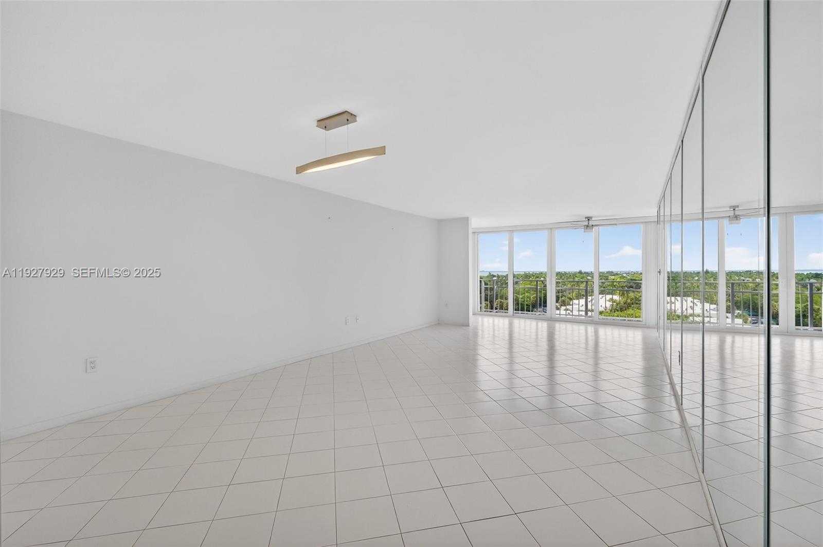 Small Image of 600 GRAPETREE DR #8FS, Key Biscayne Number 7