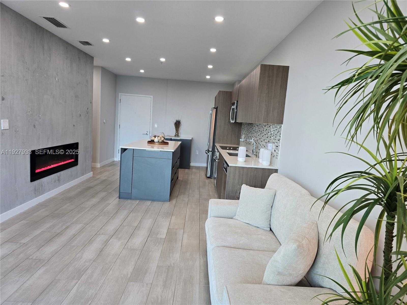 Small Image of 1600 SOUTH WEST 1ST AVE #809, Miami Number 2