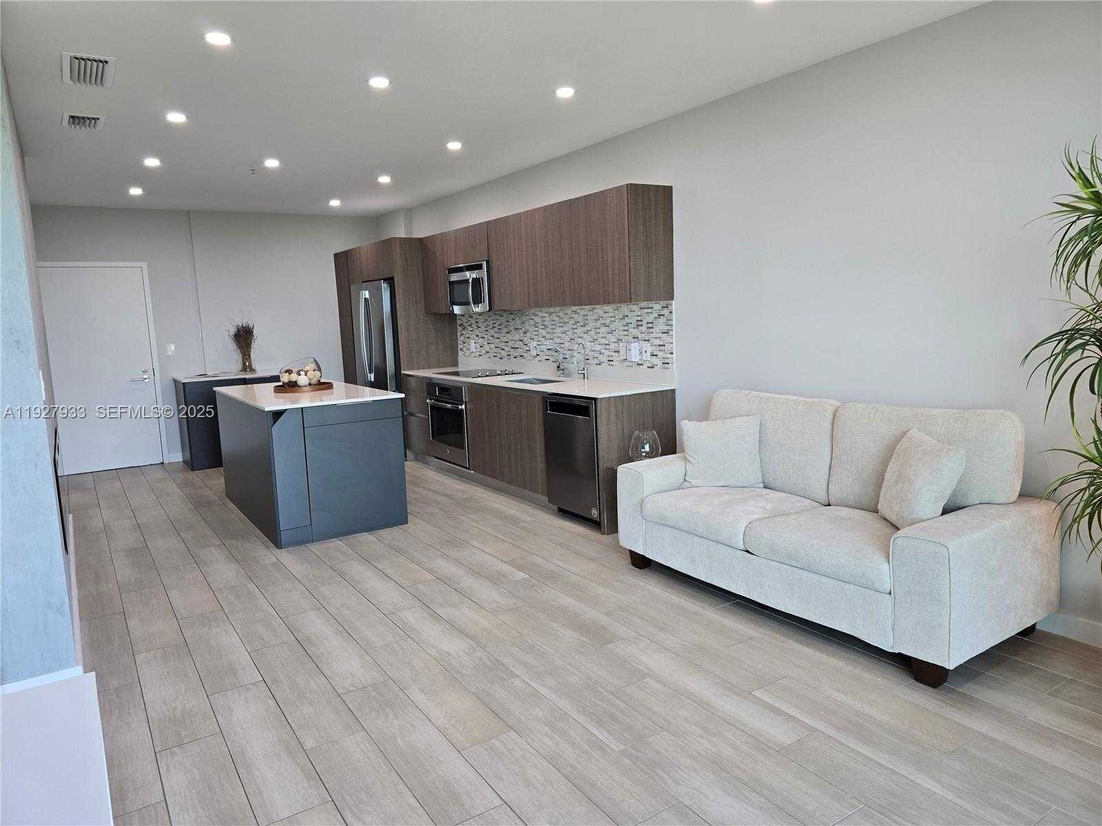 Small Image of 1600 SOUTH WEST 1ST AVE #809, Miami Number 3