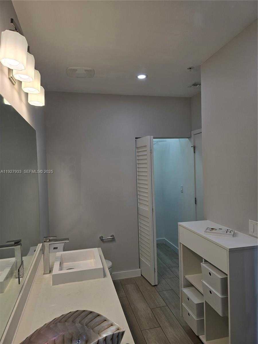 Small Image of 1600 SOUTH WEST 1ST AVE #809, Miami Number 9