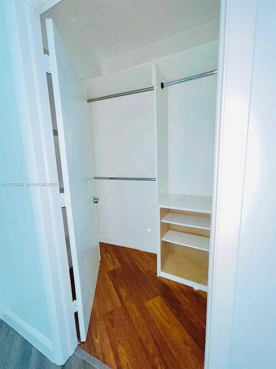 Small Image of 350 SOUTH MIAMI AVE #2814, Miami Number 13