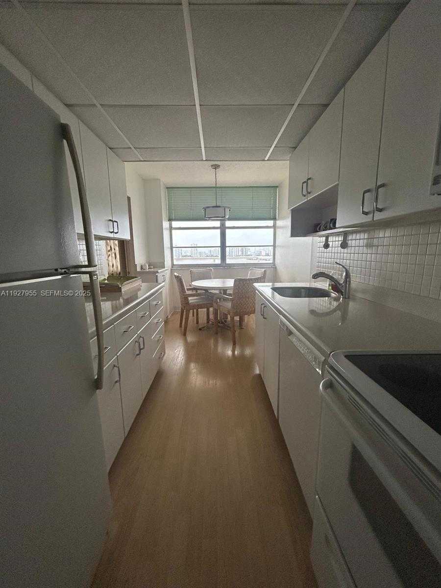 Small Image of 251 174TH ST #1820, Sunny Isles Beach Number 3