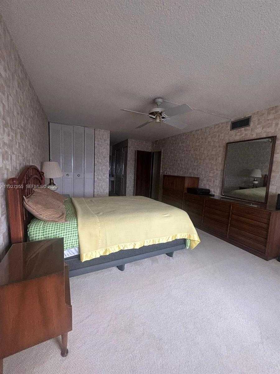 Small Image of 251 174TH ST #1820, Sunny Isles Beach Number 4