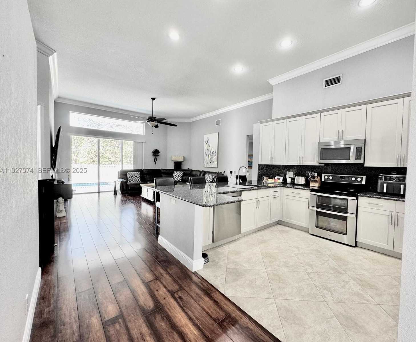 Small Image of 19754 DINNER KEY DR, Boca Raton Number 10