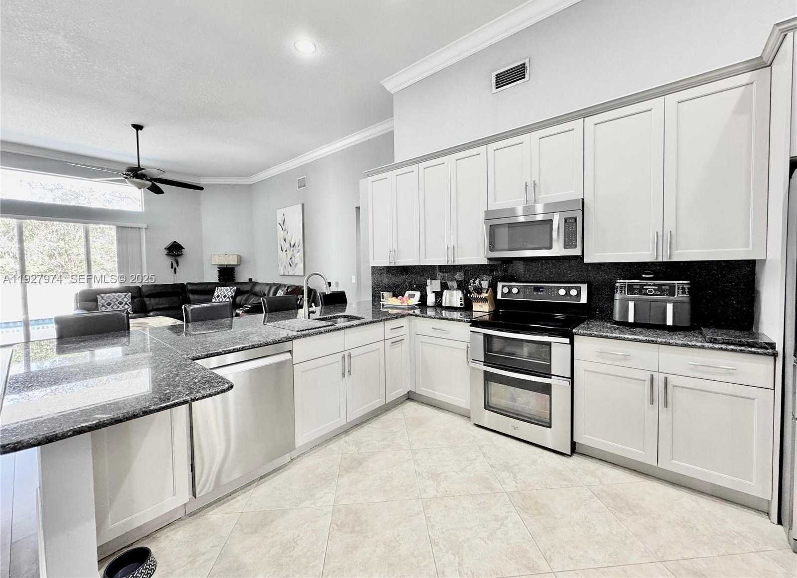 Small Image of 19754 DINNER KEY DR, Boca Raton Number 12