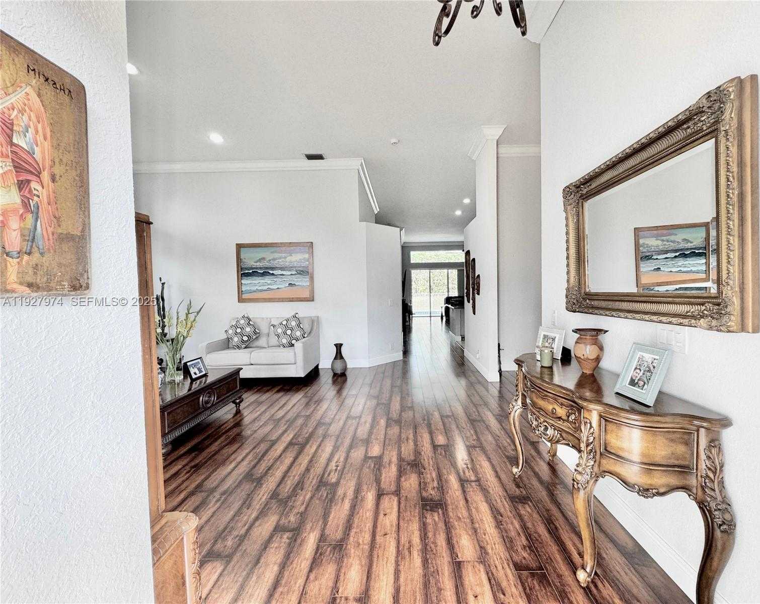 Small Image of 19754 DINNER KEY DR, Boca Raton Number 2