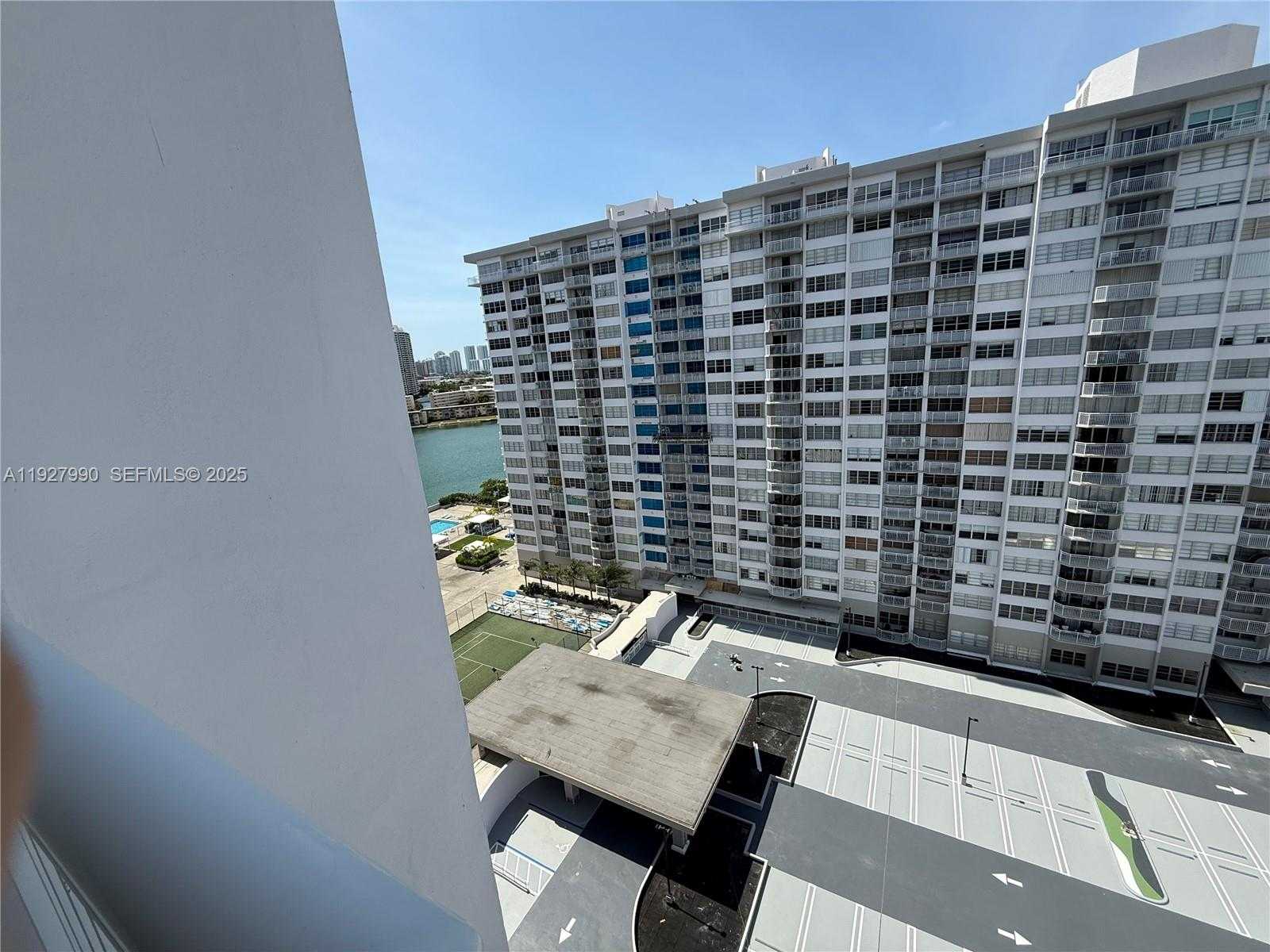 Small Image of 18051 BISCAYNE BLVD #1505, Aventura Number 7