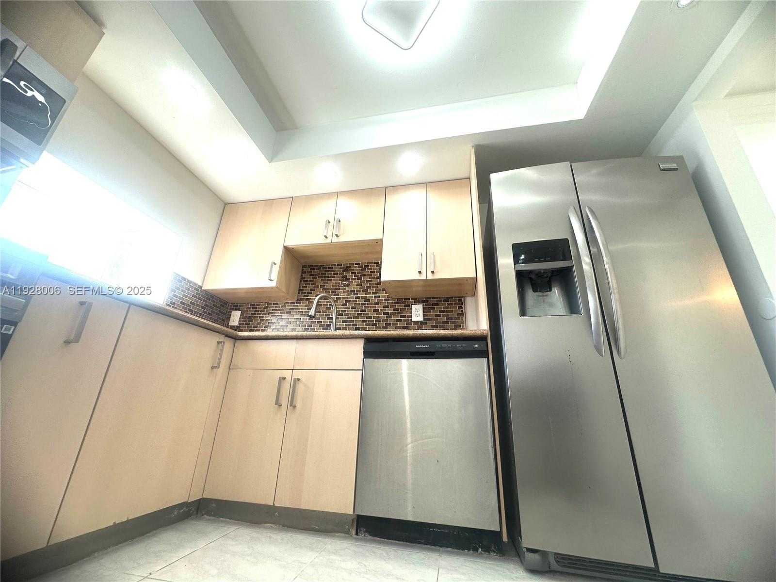 Small Image of 250 180TH DR #254, Sunny Isles Beach Number 17