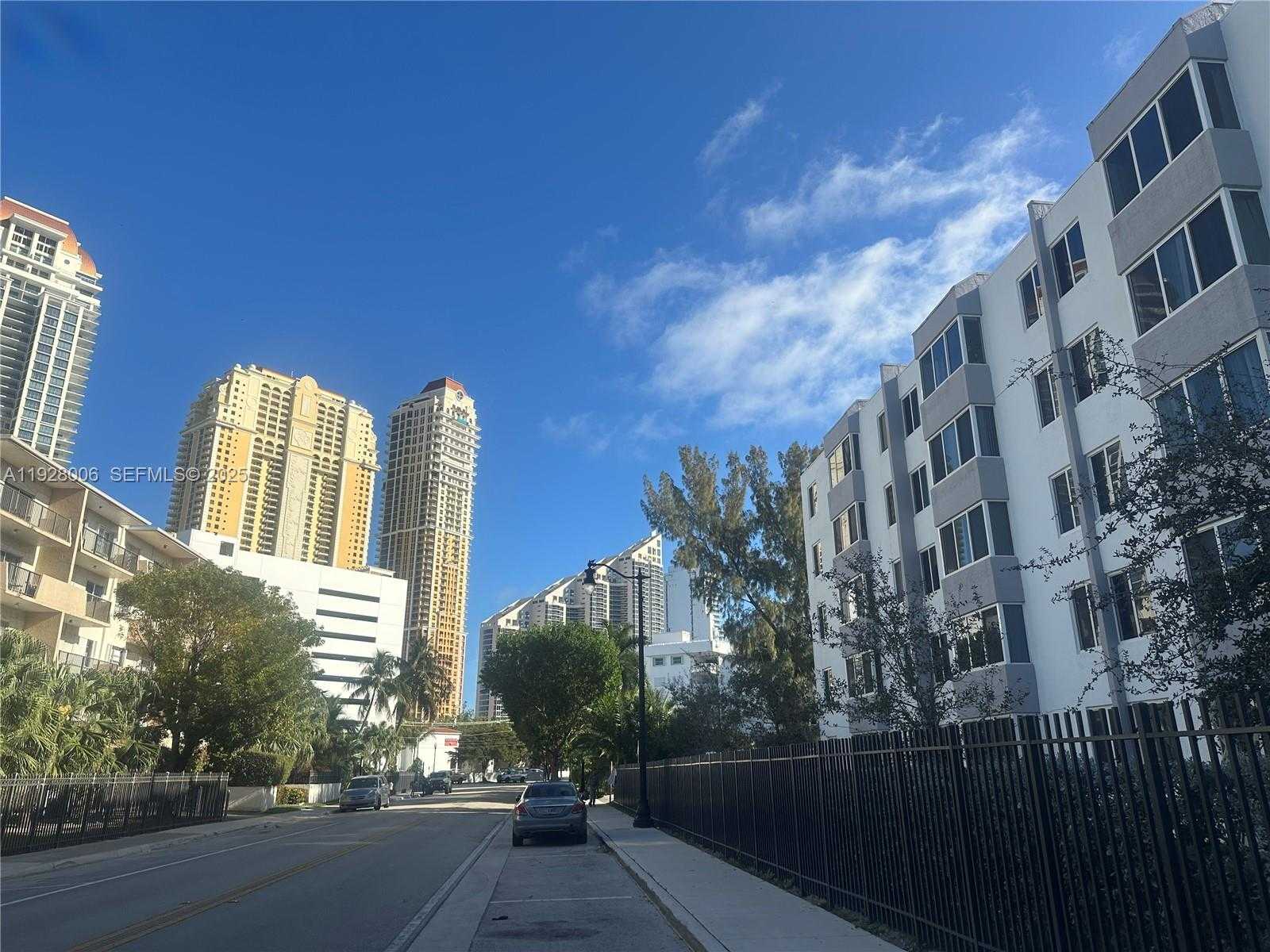Small Image of 250 180TH DR #254, Sunny Isles Beach Number 2
