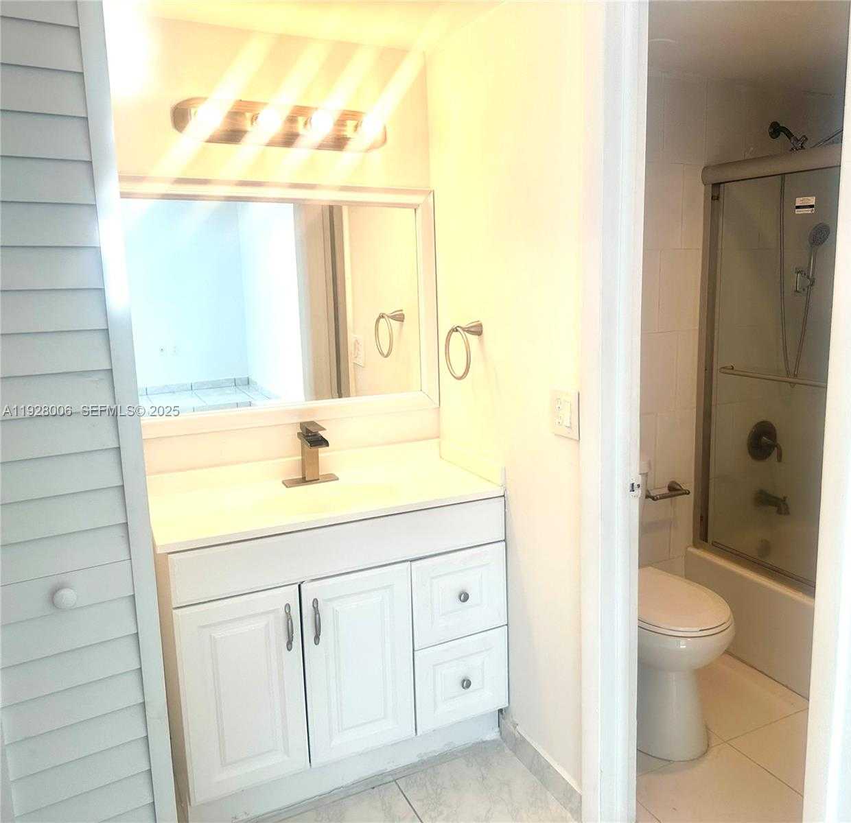 Small Image of 250 180TH DR #254, Sunny Isles Beach Number 21