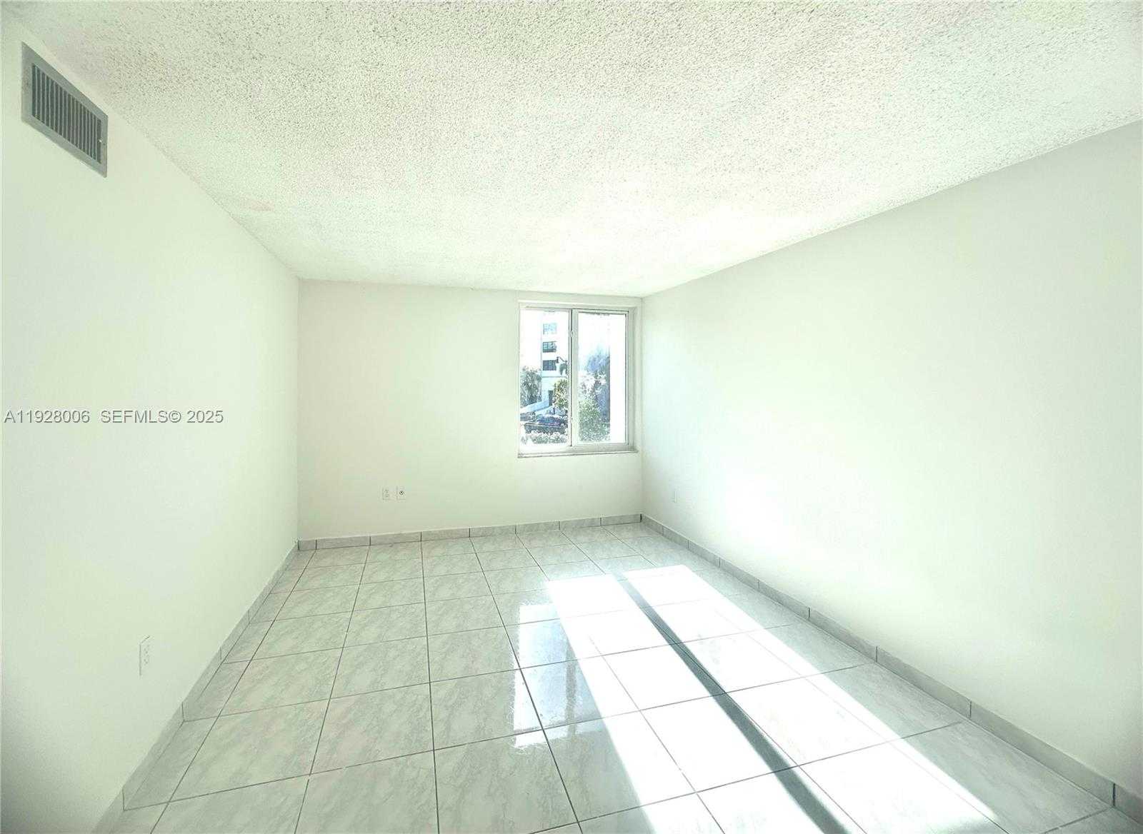 Small Image of 250 180TH DR #254, Sunny Isles Beach Number 23