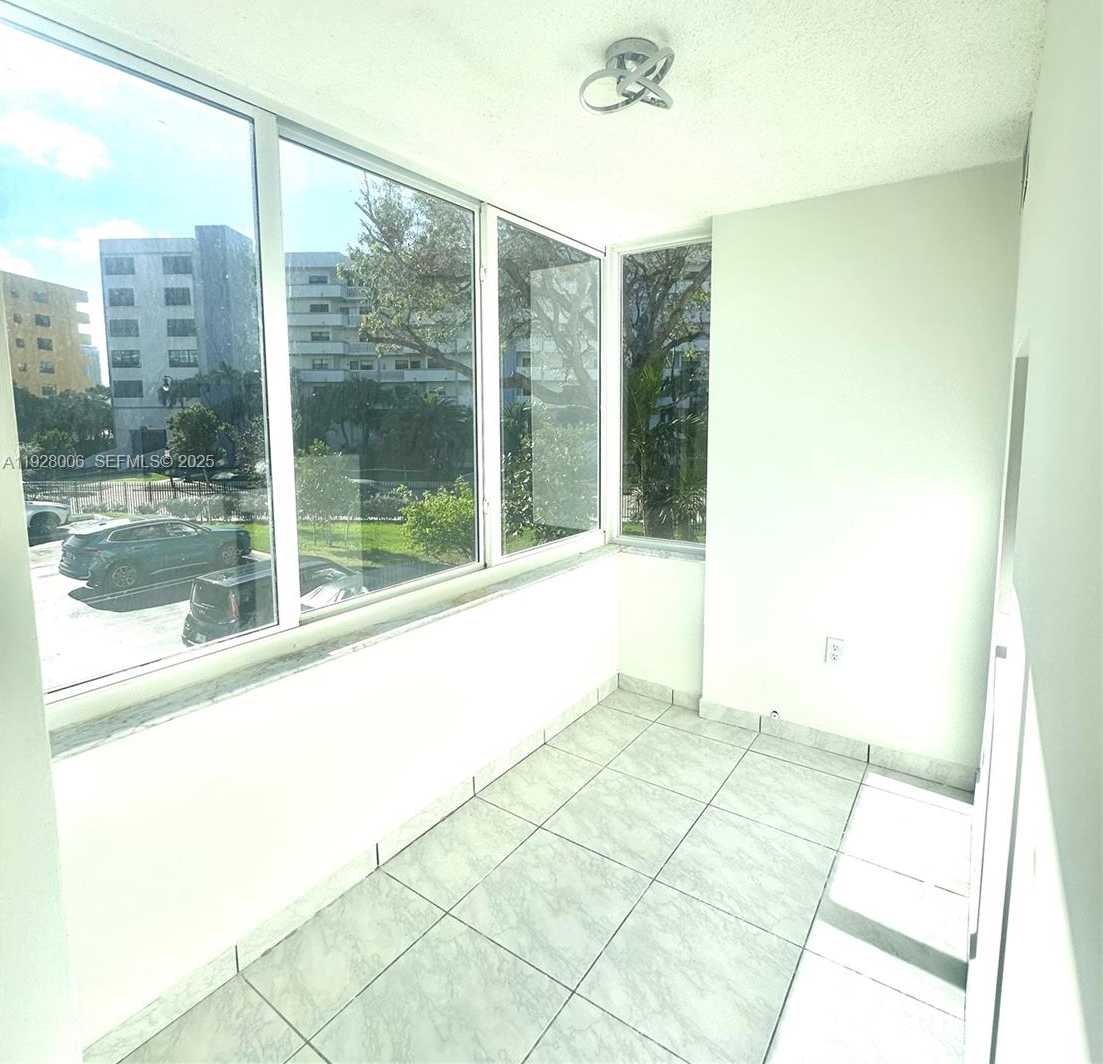 Small Image of 250 180TH DR #254, Sunny Isles Beach Number 26