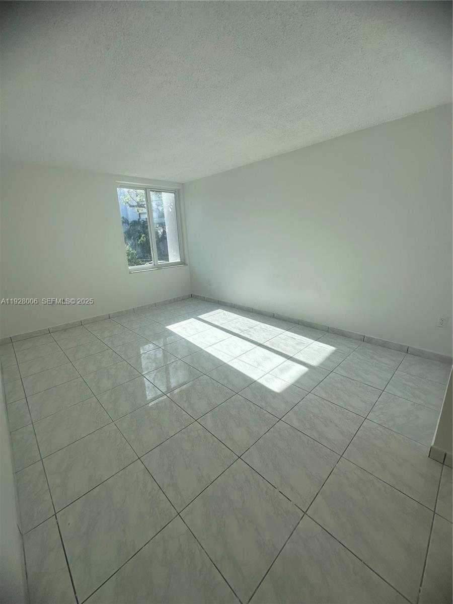 Small Image of 250 180TH DR #254, Sunny Isles Beach Number 31