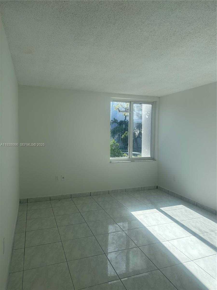 Small Image of 250 180TH DR #254, Sunny Isles Beach Number 35