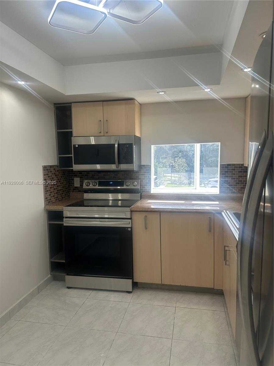 Small Image of 250 180TH DR #254, Sunny Isles Beach Number 36