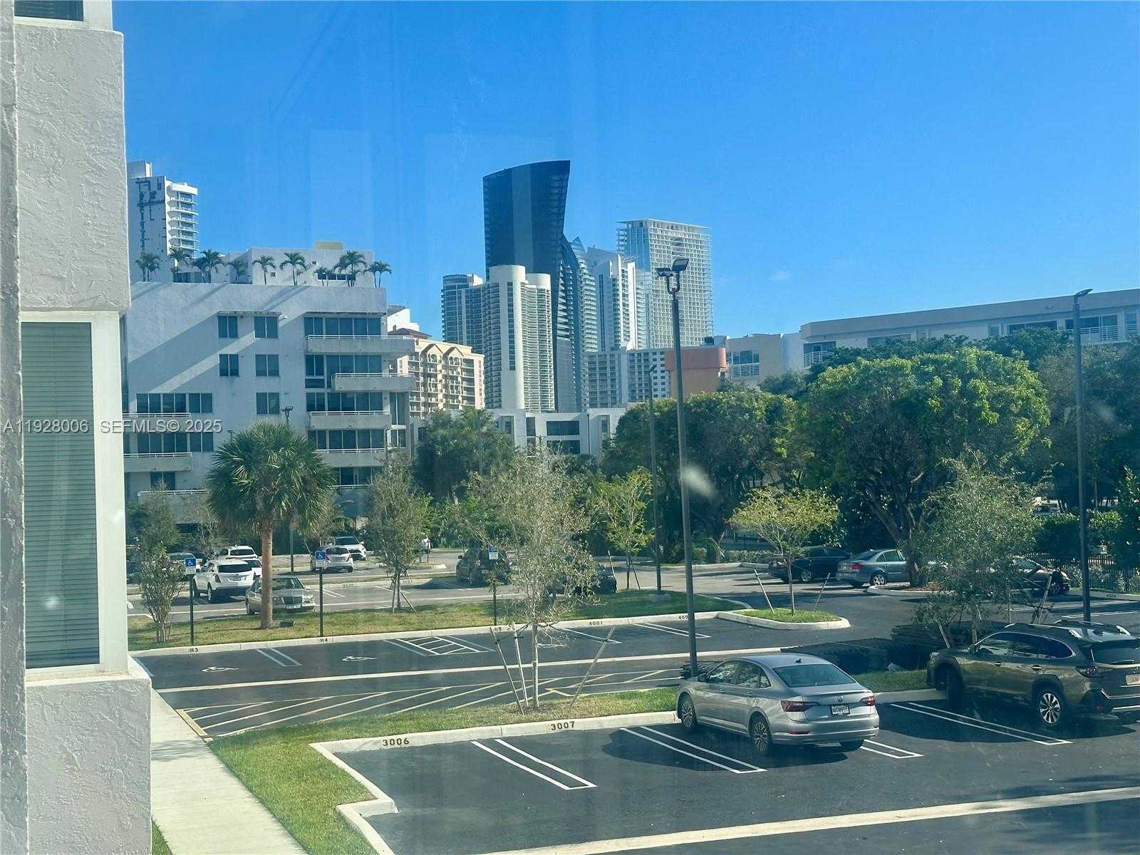 Small Image of 250 180TH DR #254, Sunny Isles Beach Number 8