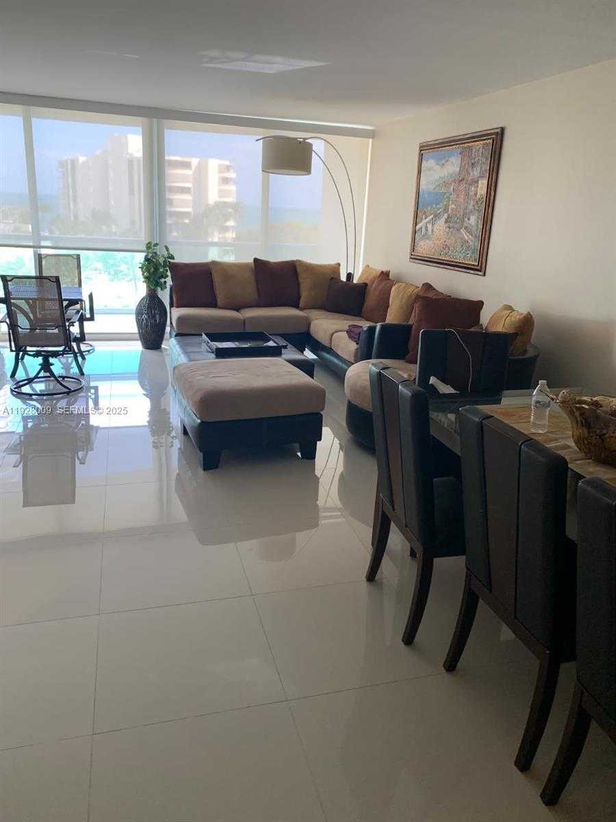 Small Image of 100 BAYVIEW DR #606, Sunny Isles Beach Number 18