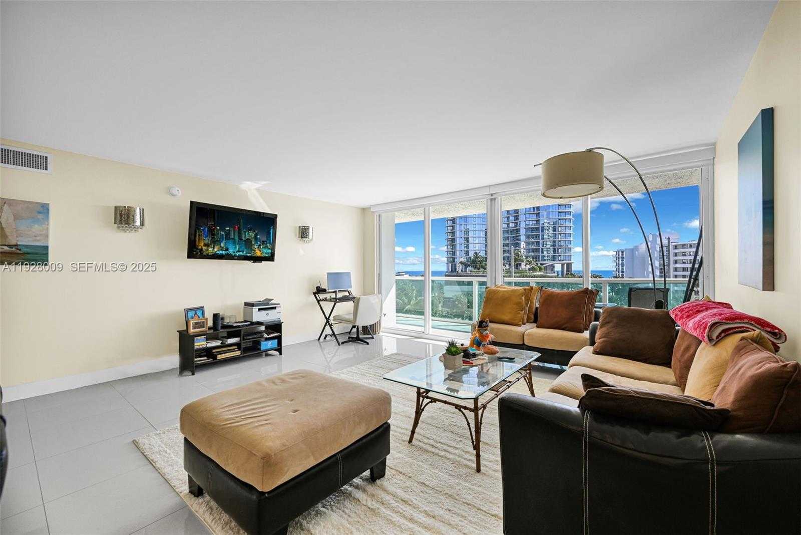 Small Image of 100 BAYVIEW DR #606, Sunny Isles Beach Number 24