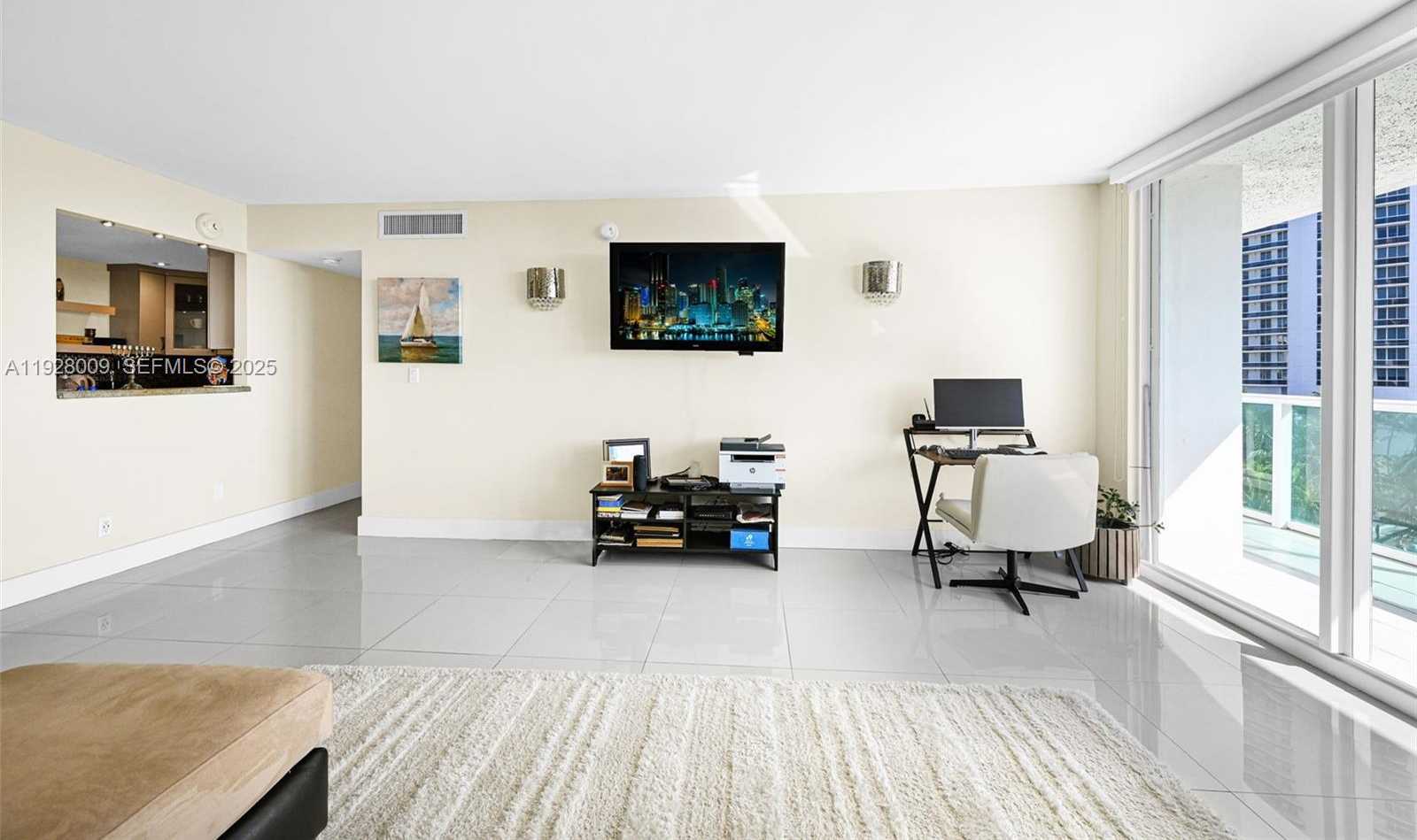 Small Image of 100 BAYVIEW DR #606, Sunny Isles Beach Number 26