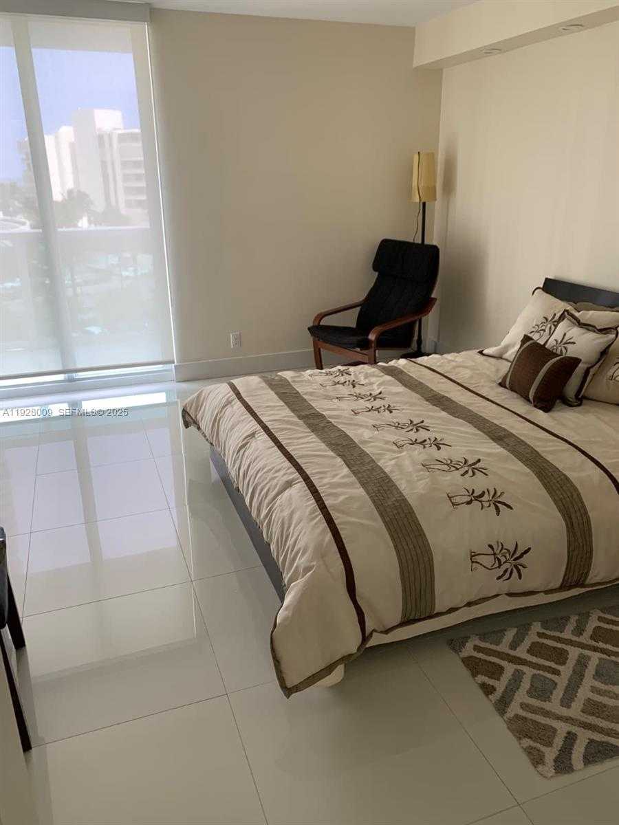 Small Image of 100 BAYVIEW DR #606, Sunny Isles Beach Number 39