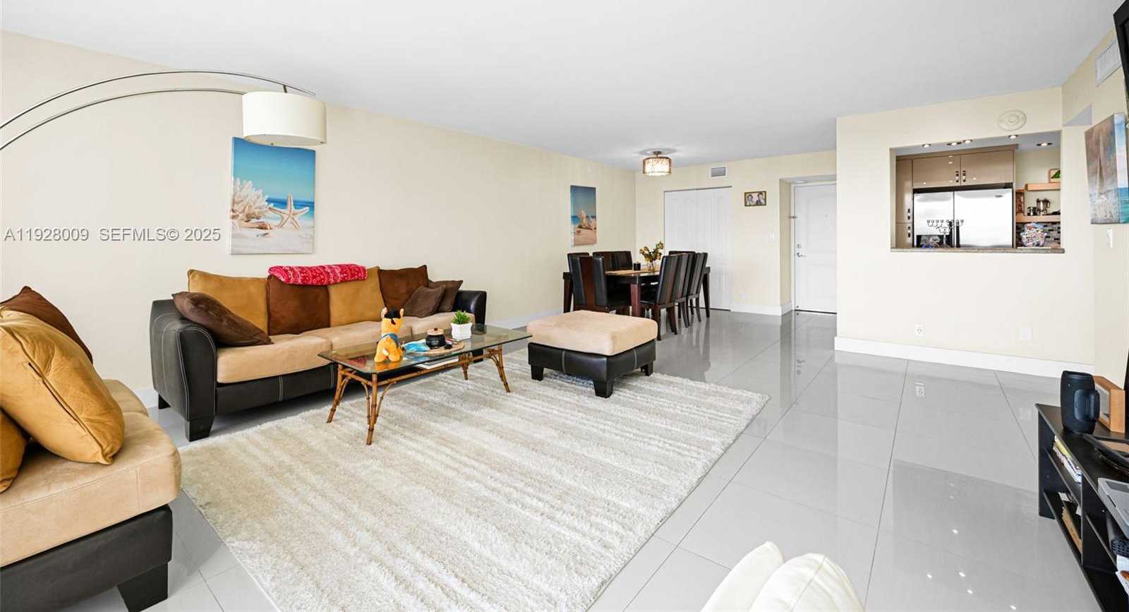 Small Image of 100 BAYVIEW DR #606, Sunny Isles Beach Number 5