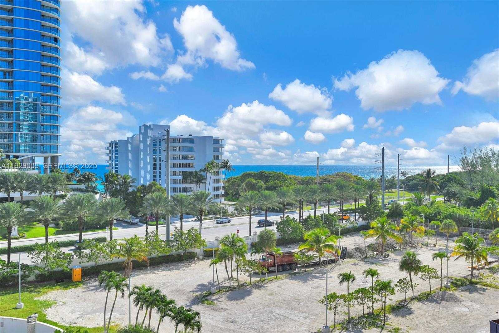Small Image of 100 BAYVIEW DR #606, Sunny Isles Beach Number 56