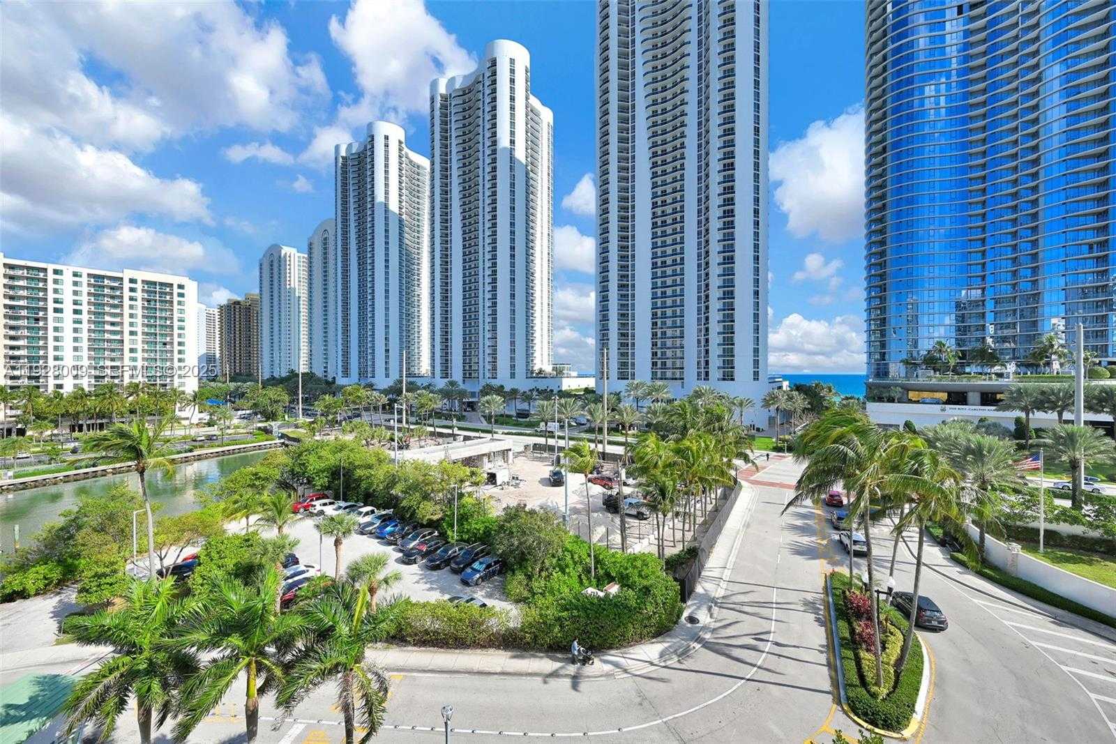 Small Image of 100 BAYVIEW DR #606, Sunny Isles Beach Number 57