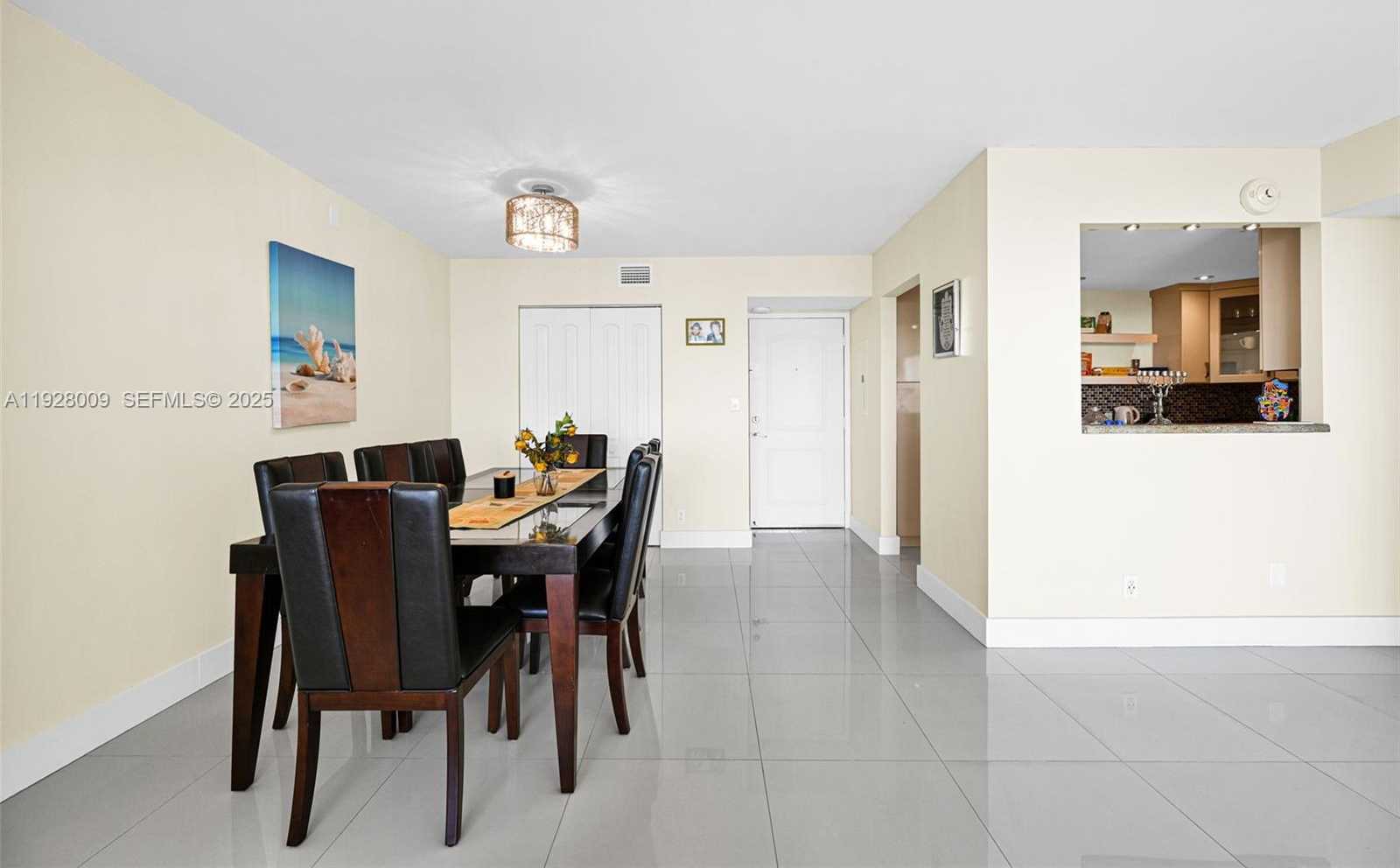 Small Image of 100 BAYVIEW DR #606, Sunny Isles Beach Number 6