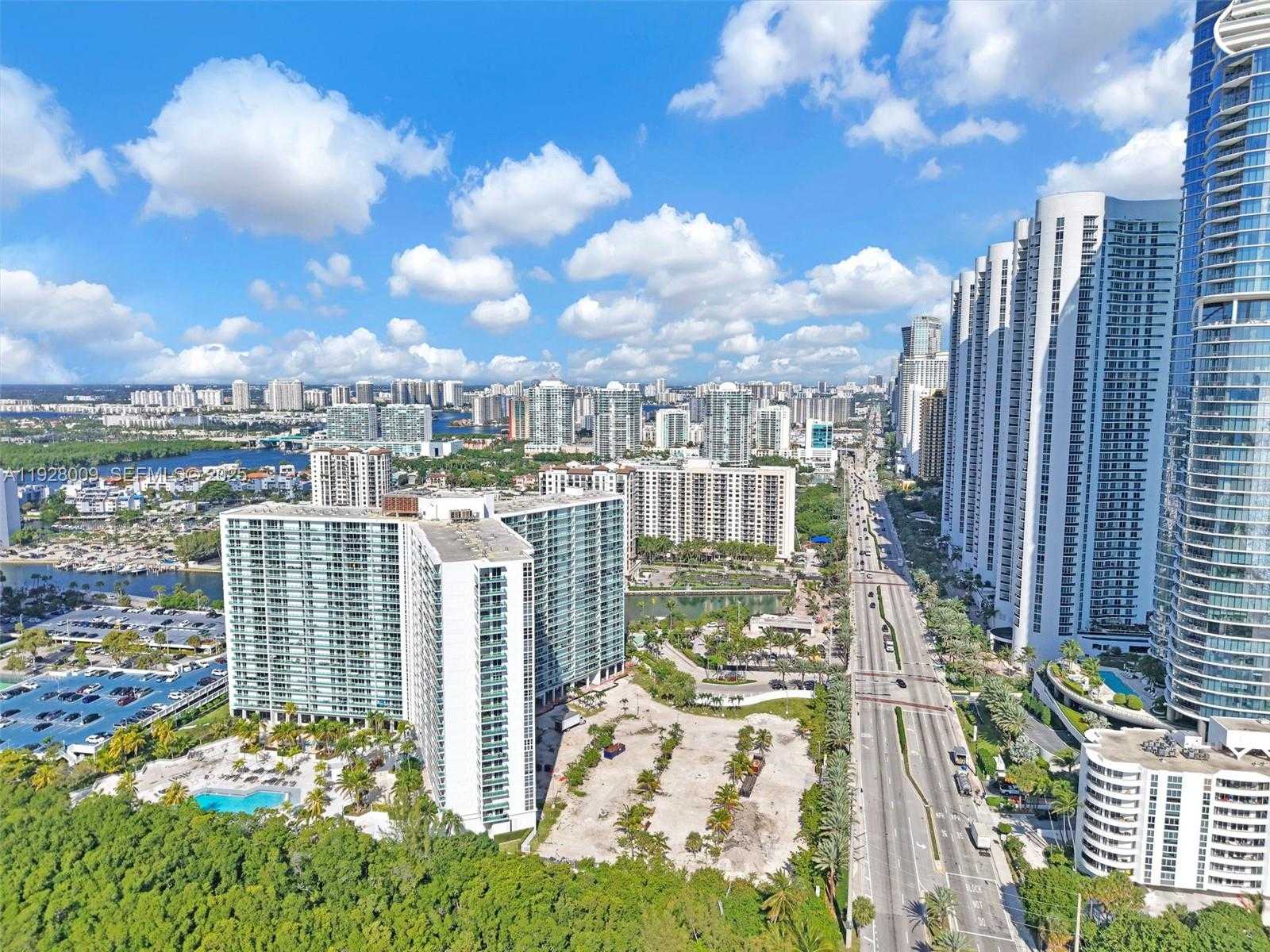 Small Image of 100 BAYVIEW DR #606, Sunny Isles Beach Number 63