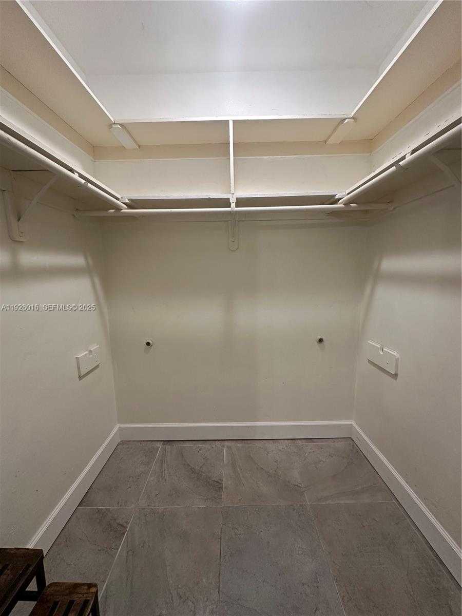 Small Image of 349 MAHOGANY DR, Key Largo Number 12