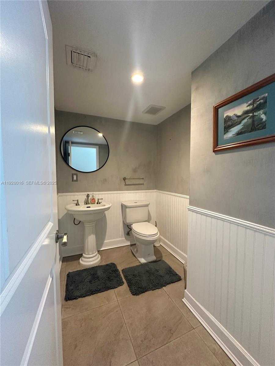 Small Image of 349 MAHOGANY DR, Key Largo Number 13