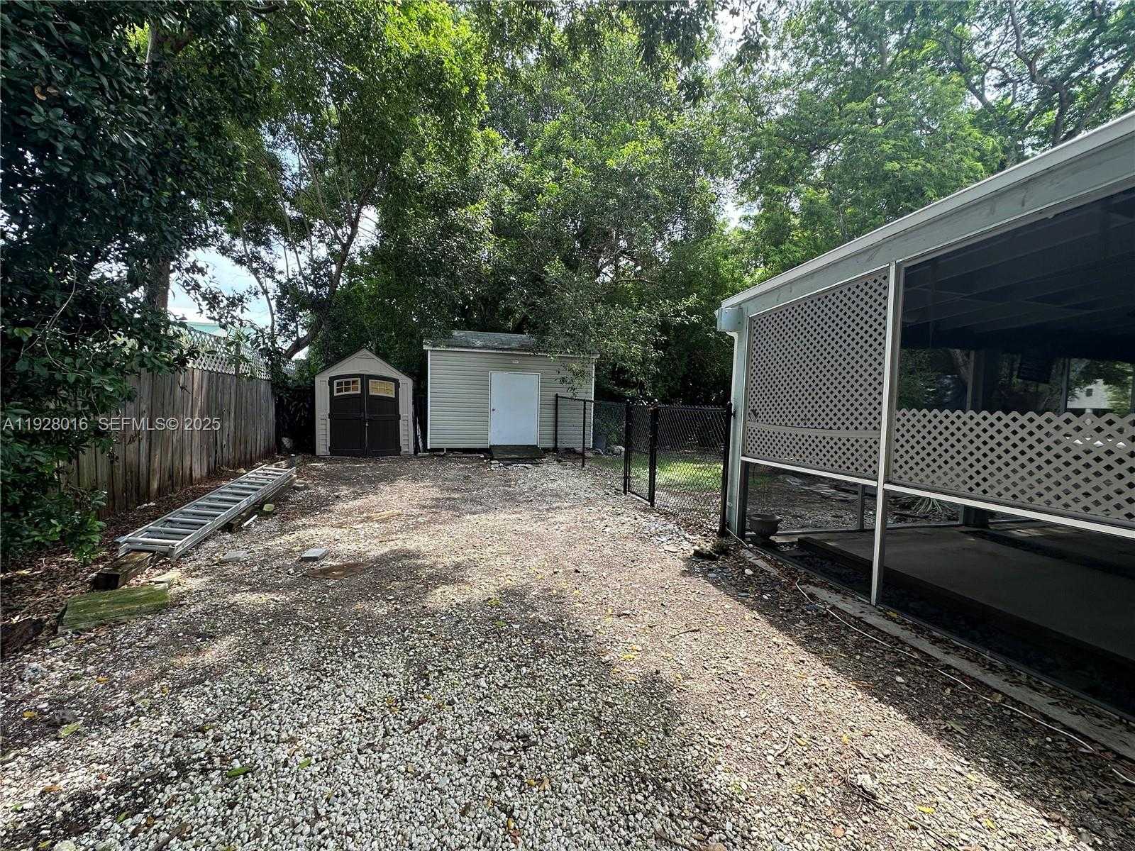 Small Image of 349 MAHOGANY DR, Key Largo Number 19