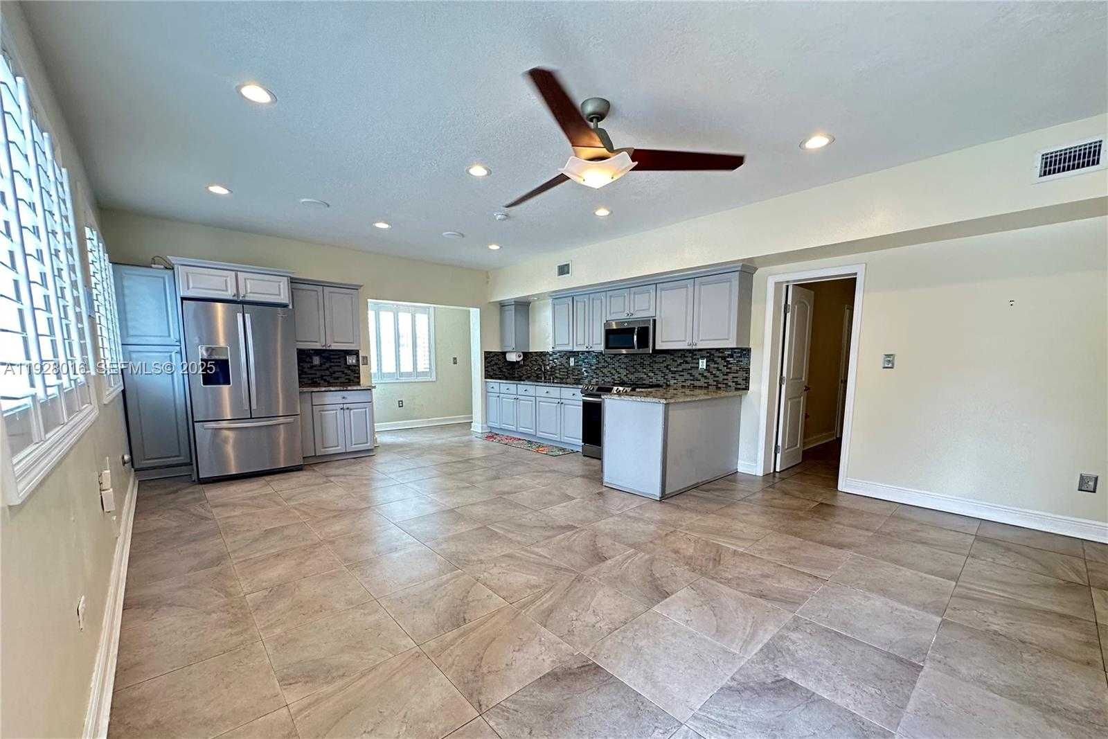 Small Image of 349 MAHOGANY DR, Key Largo Number 2