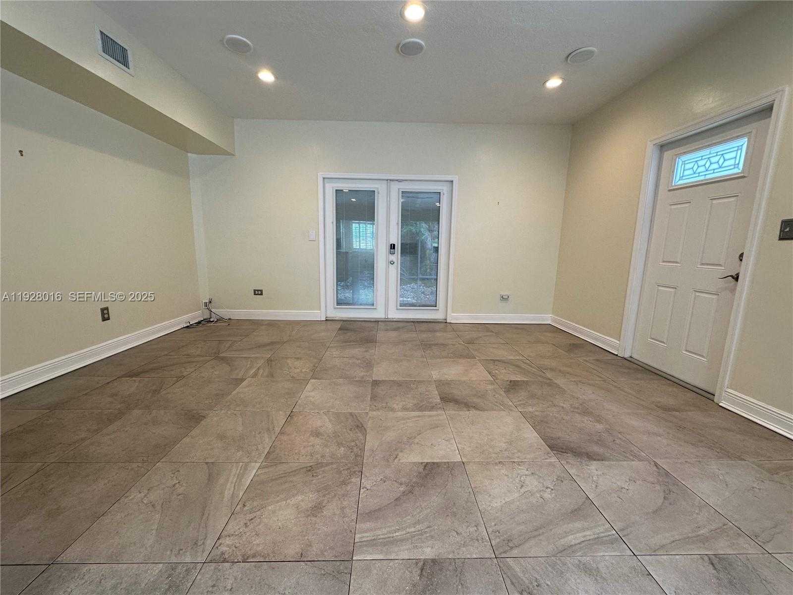 Small Image of 349 MAHOGANY DR, Key Largo Number 3