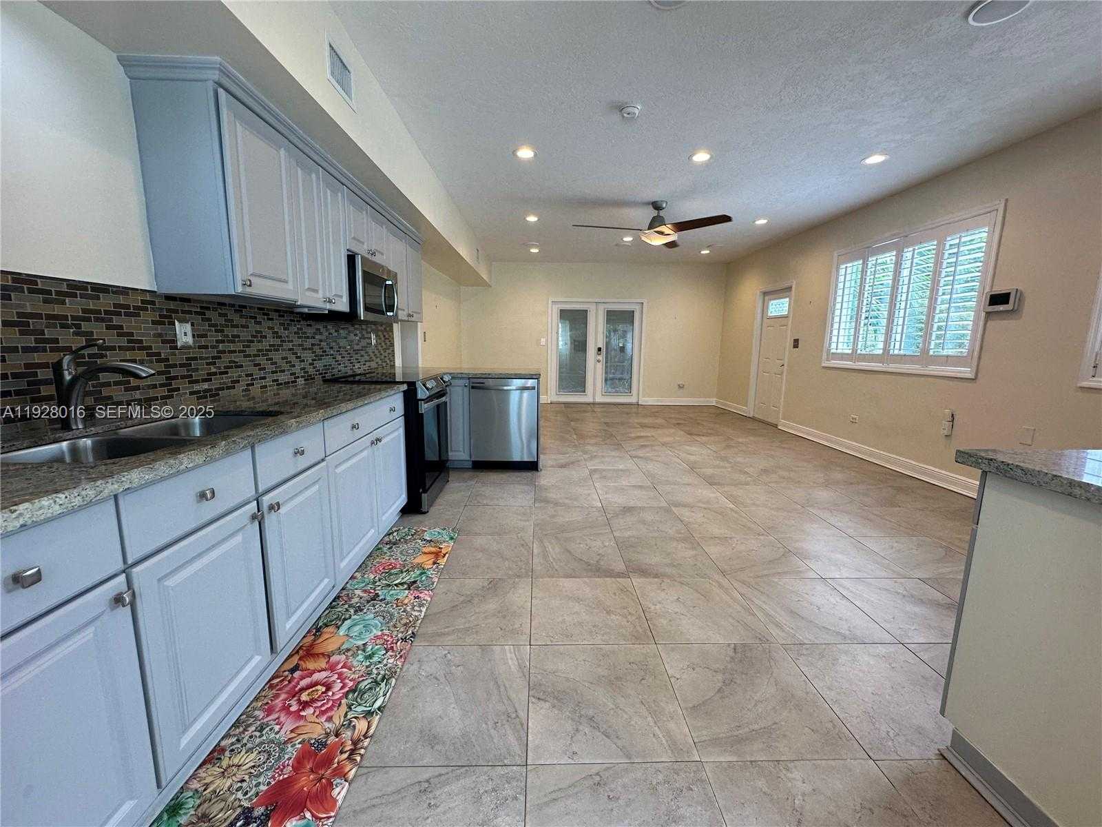 Small Image of 349 MAHOGANY DR, Key Largo Number 5