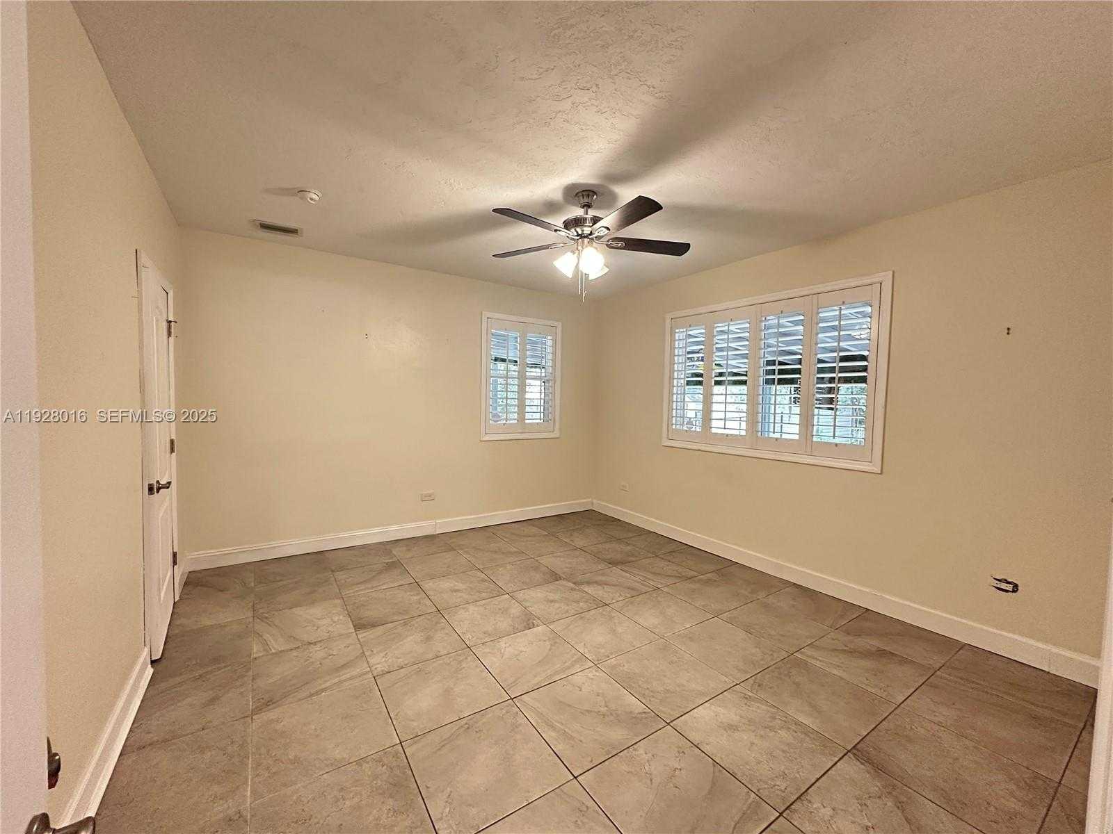 Small Image of 349 MAHOGANY DR, Key Largo Number 9