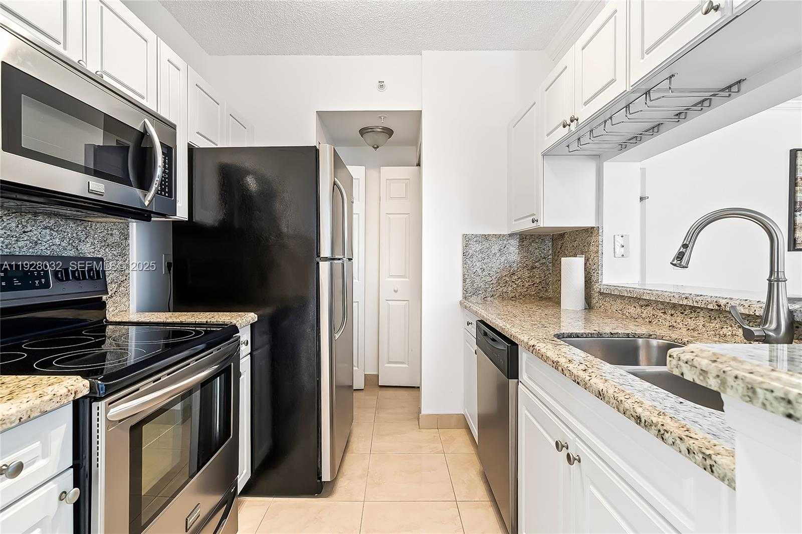 Small Image of 17150 NORTH BAY RD #2618, Sunny Isles Beach Number 1