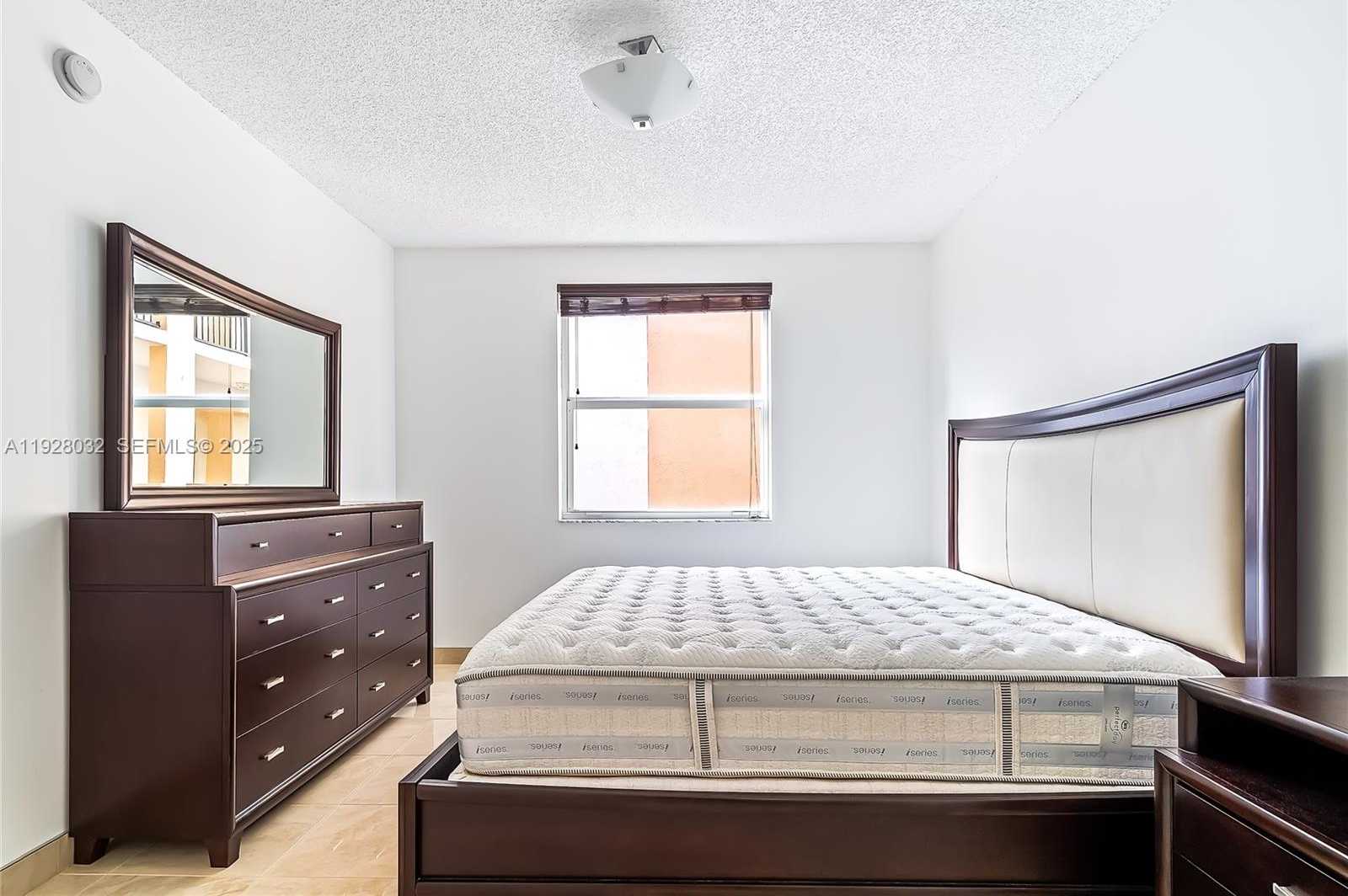 Small Image of 17150 NORTH BAY RD #2618, Sunny Isles Beach Number 14