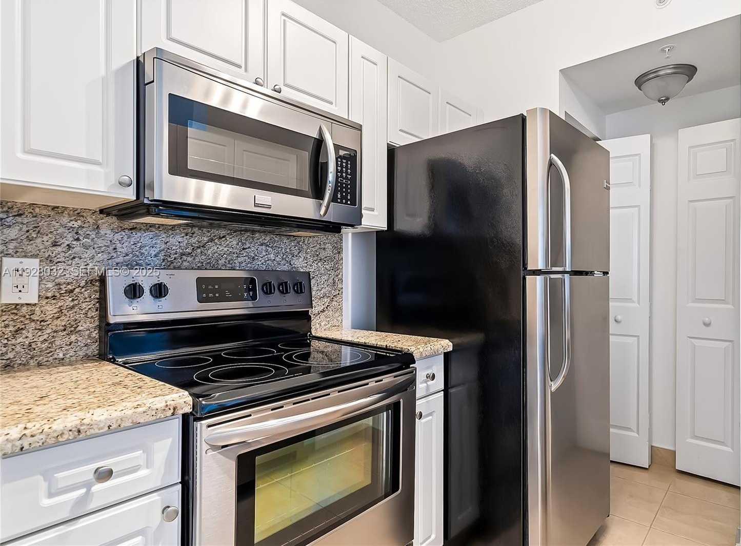 Small Image of 17150 NORTH BAY RD #2618, Sunny Isles Beach Number 2