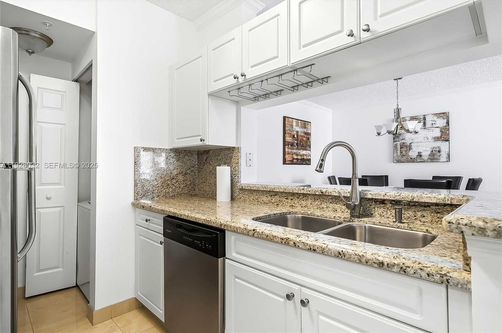 Small Image of 17150 NORTH BAY RD #2618, Sunny Isles Beach Number 3