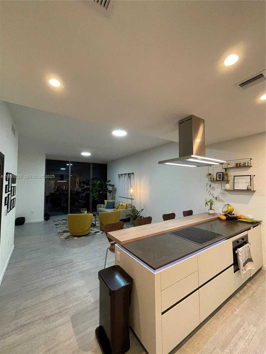 Small Image of 1000 BRICKELL PLZ #1811, Miami Number 10