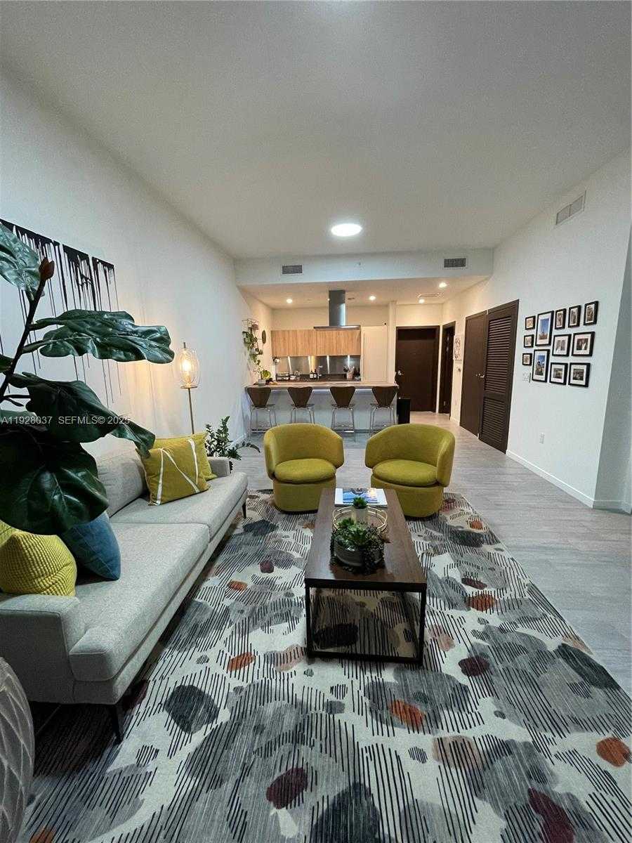 Small Image of 1000 BRICKELL PLZ #1811, Miami Number 3