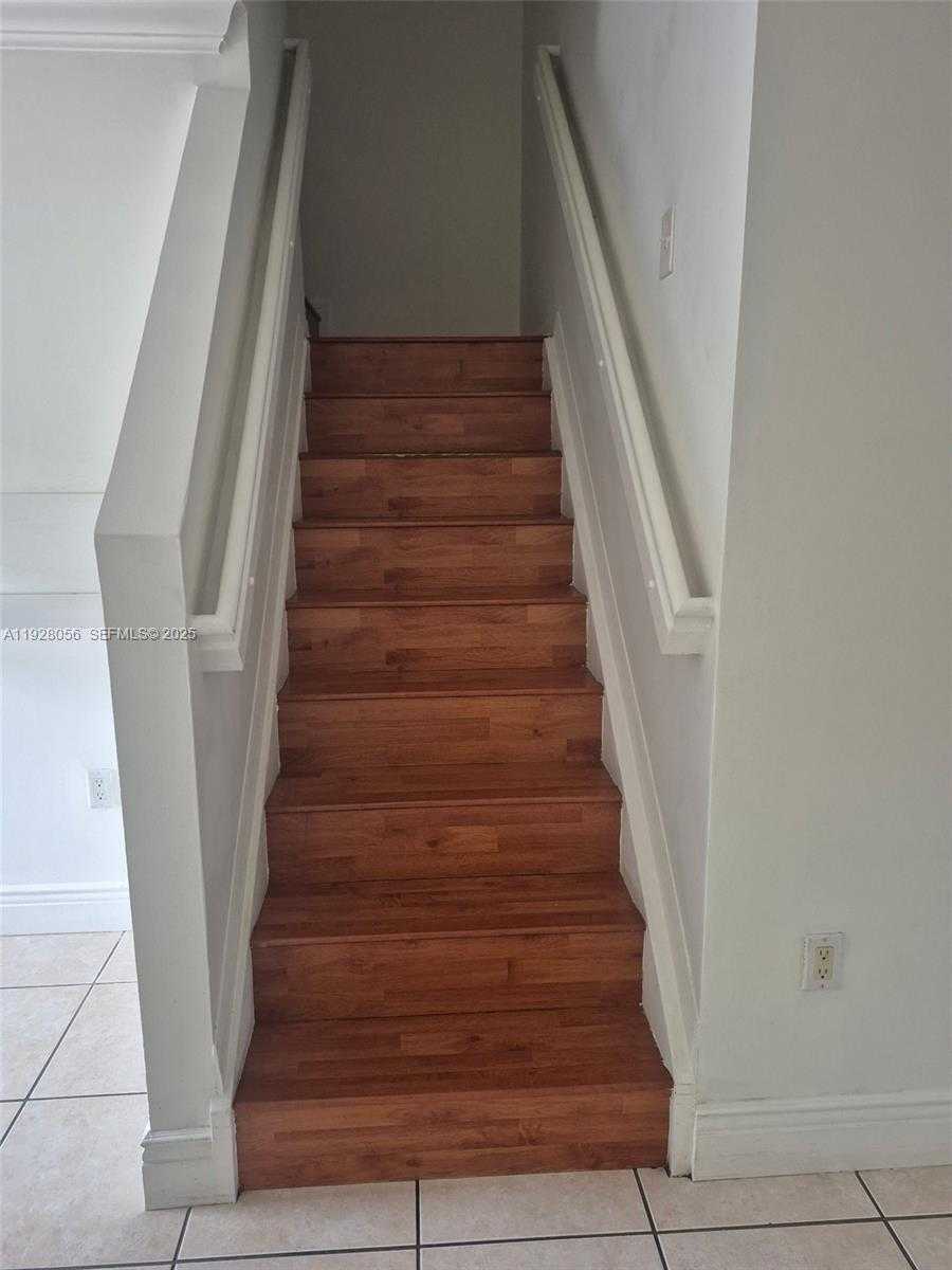 Small Image of Miami Number 2