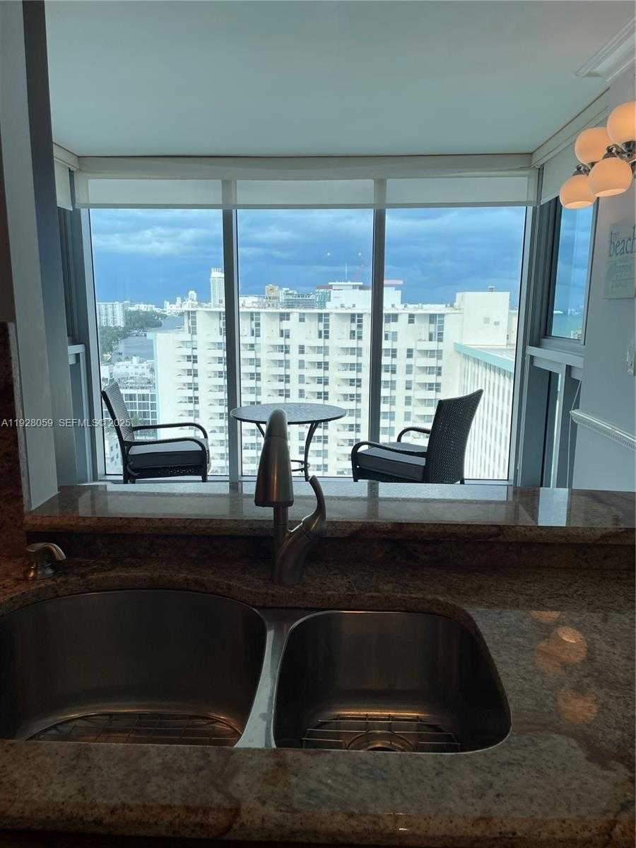 Small Image of 2655 COLLINS AVE #2105, Miami Beach Number 11