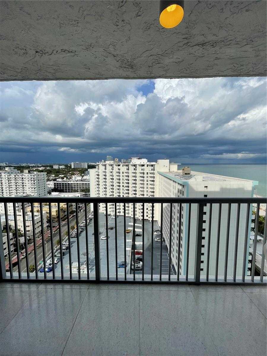 Small Image of 2655 COLLINS AVE #2105, Miami Beach Number 16