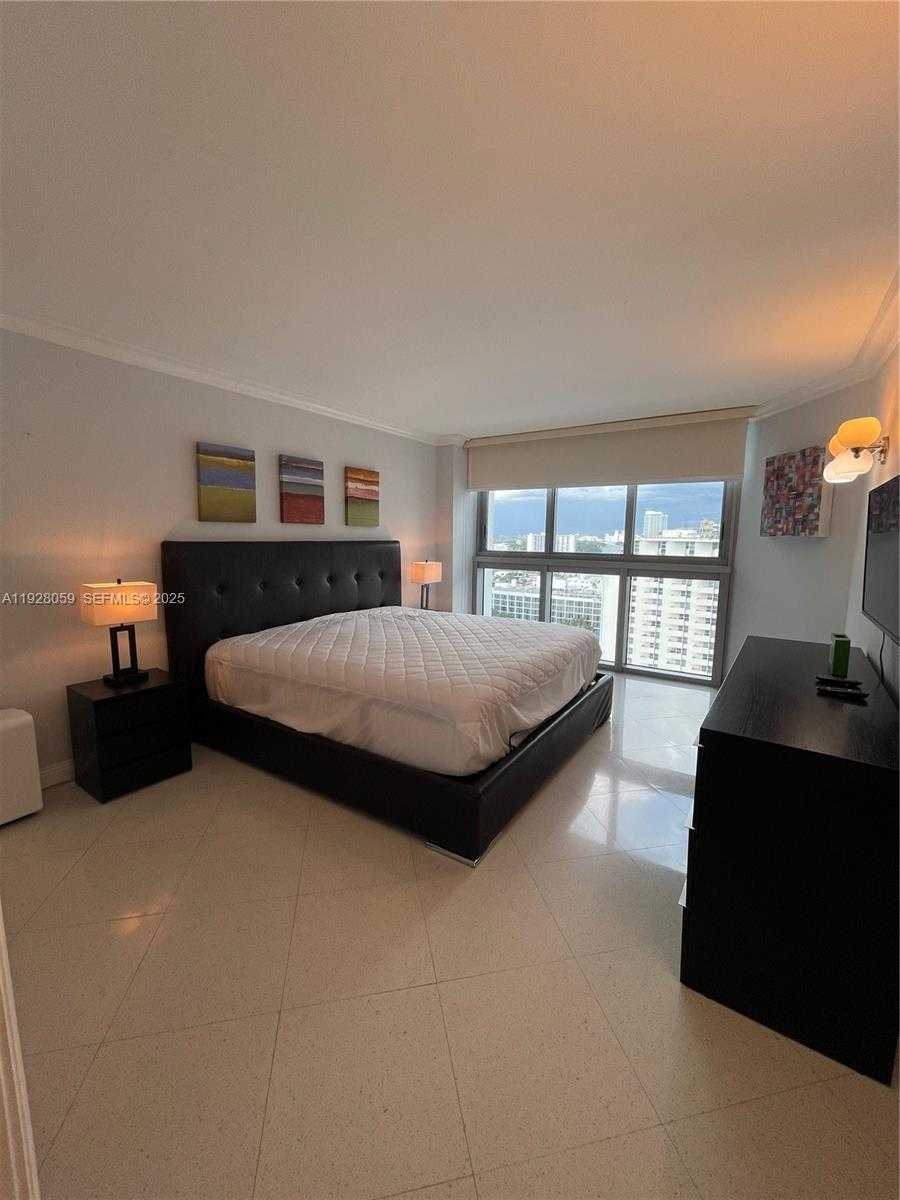 Small Image of 2655 COLLINS AVE #2105, Miami Beach Number 19