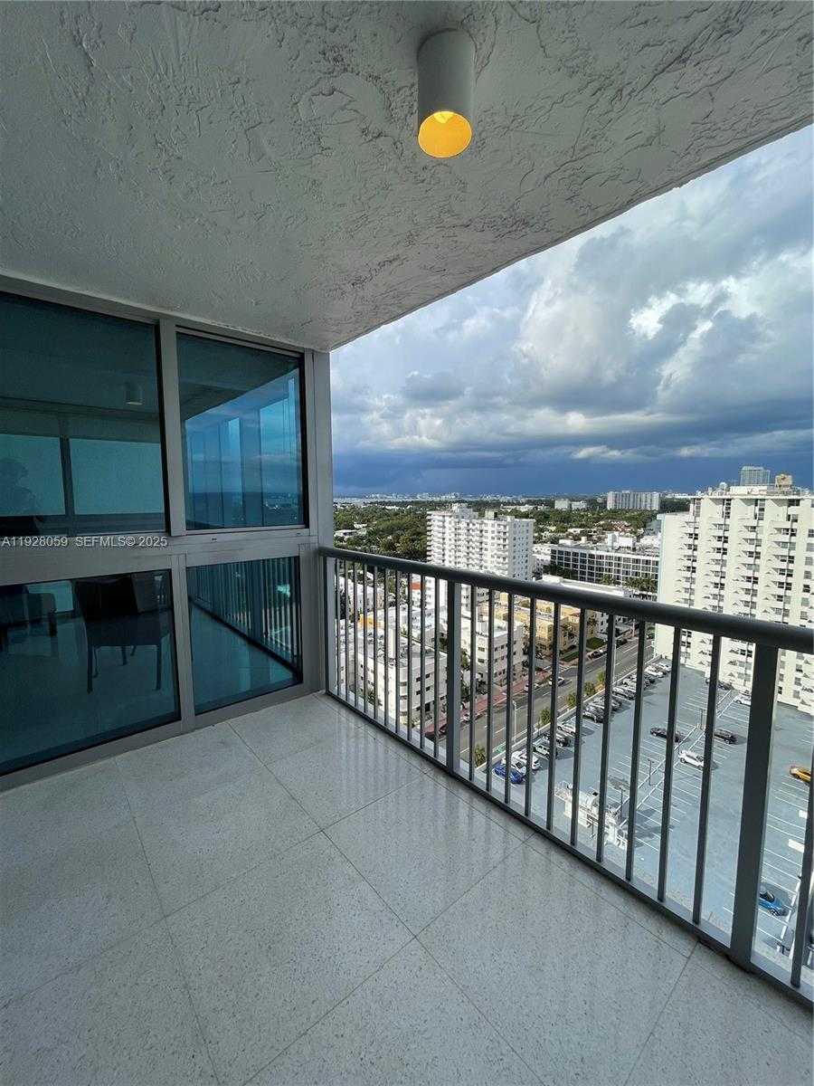 Small Image of 2655 COLLINS AVE #2105, Miami Beach Number 20