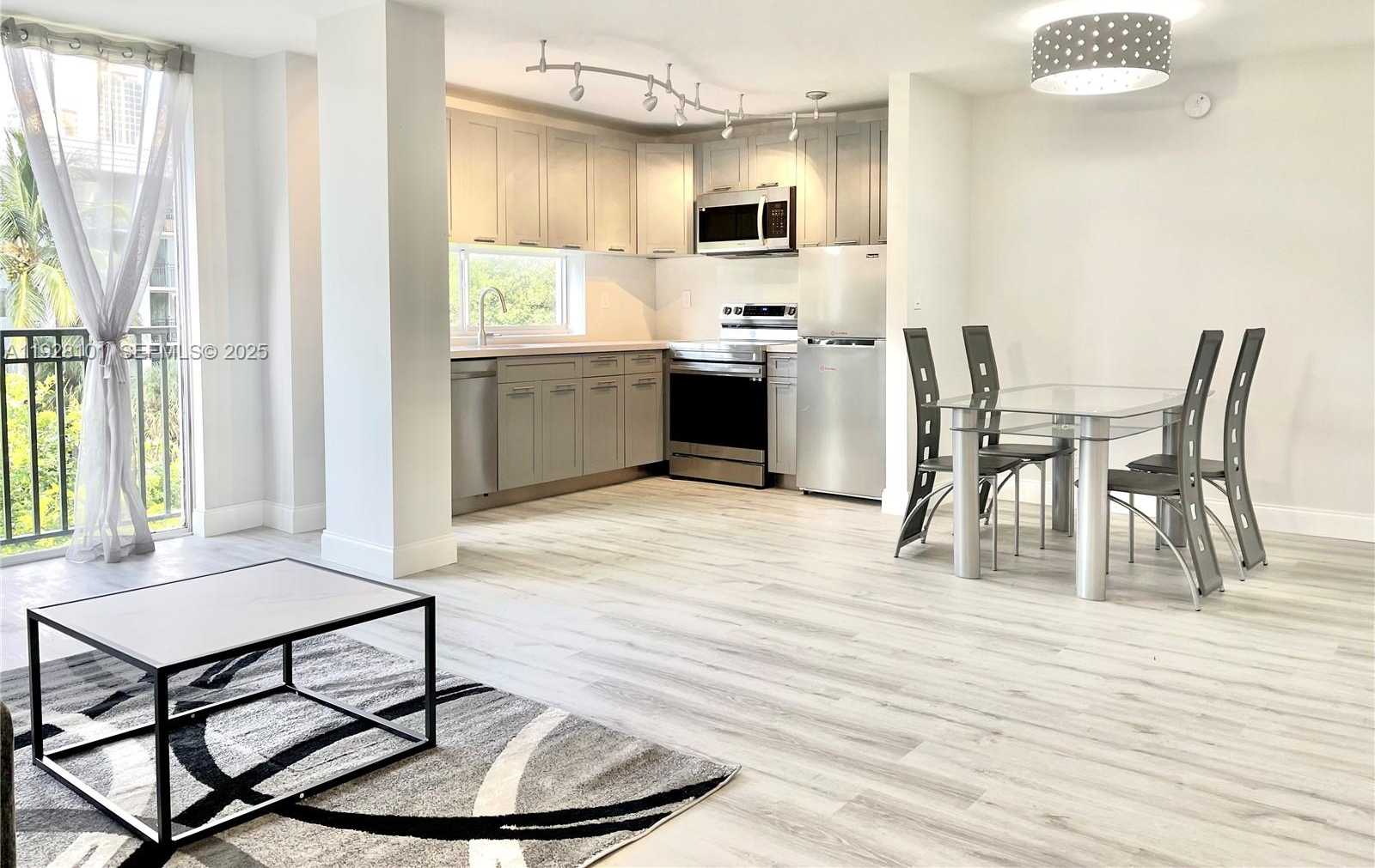 Small Image of 17021 NORTH BAY RD #410, Sunny Isles Beach Number 1